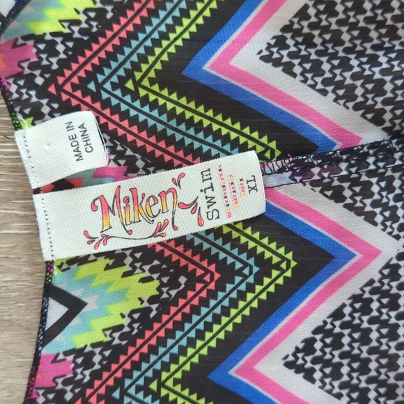 Milken Swimsuit Cover Up size XL - Picture 3 of 6